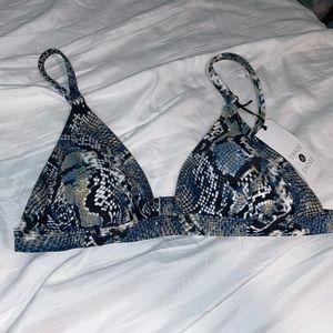 Women’s blue snake print bikini top size small